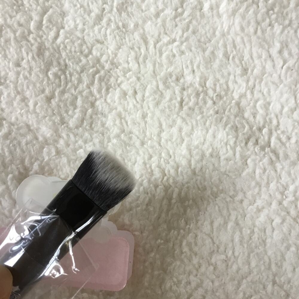 Kat Von D Lock-It Edge Concealer Black Brush - Picture 9 of 15